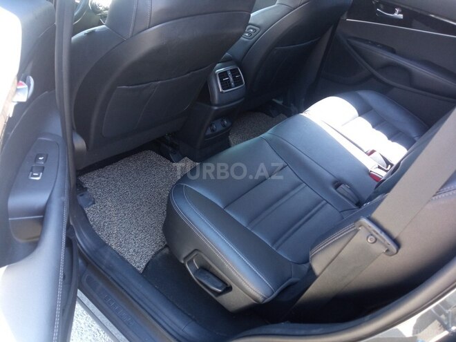 Kia Sorento-19