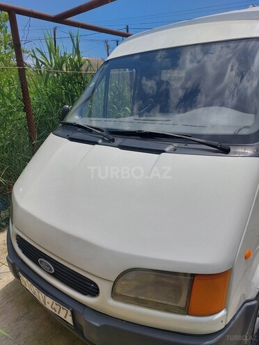 Ford Transit-7
