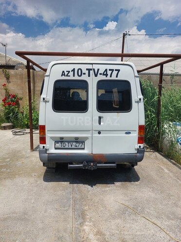 Ford Transit-13