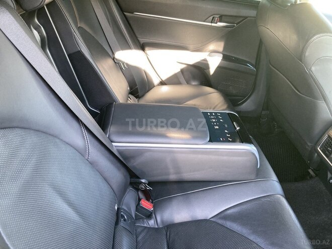 Toyota Camry-12