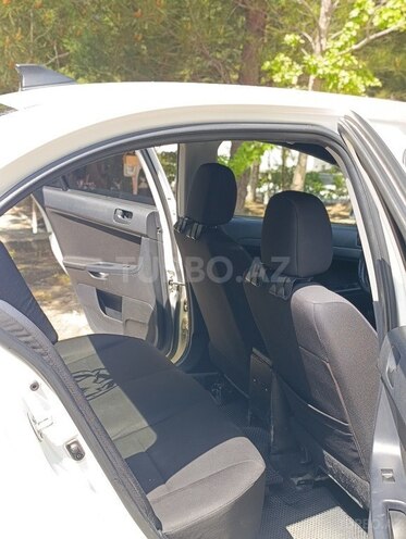 Mitsubishi Lancer-5