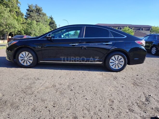 Hyundai Sonata-12
