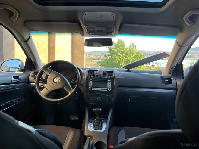 Volkswagen Jetta-10