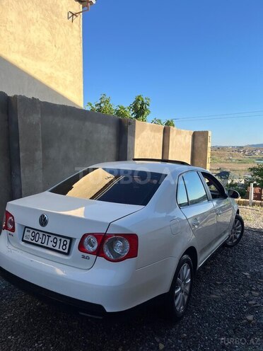 Volkswagen Jetta-12