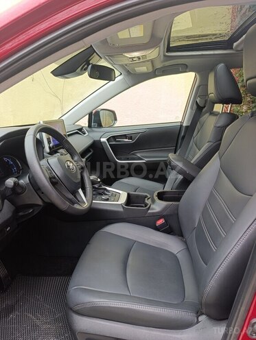 Toyota RAV4-8