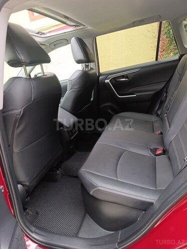 Toyota RAV4-9