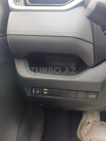Toyota RAV4-11