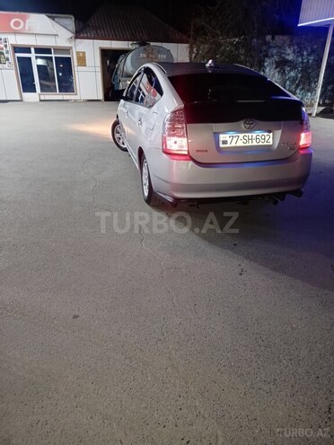Toyota Prius-3