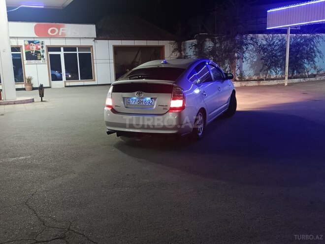 Toyota Prius-7