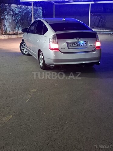 Toyota Prius-10