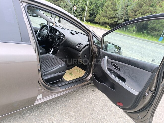 Kia Ceed-15