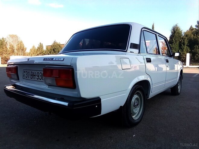 LADA (VAZ) 2107-5