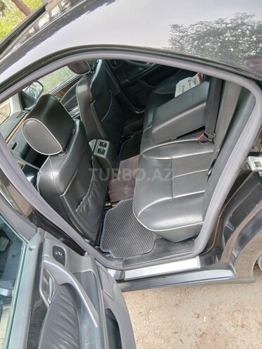 Mercedes E 240-12