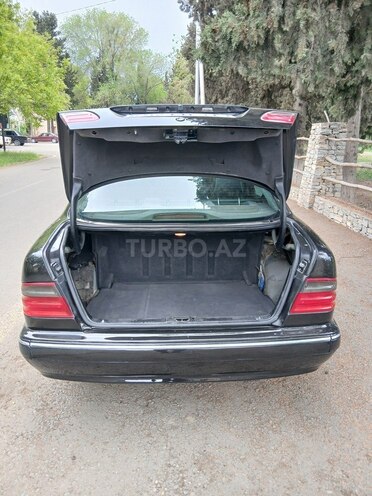 Mercedes E 240-15