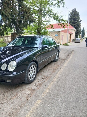 Mercedes E 240-19