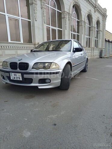 BMW 320-3
