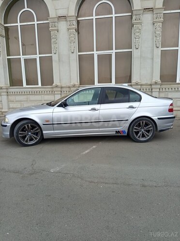 BMW 320-2