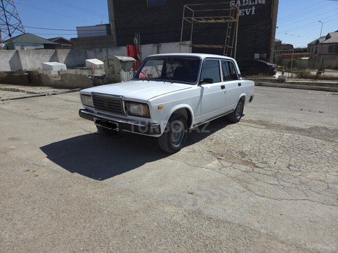 LADA (VAZ) 2107-1