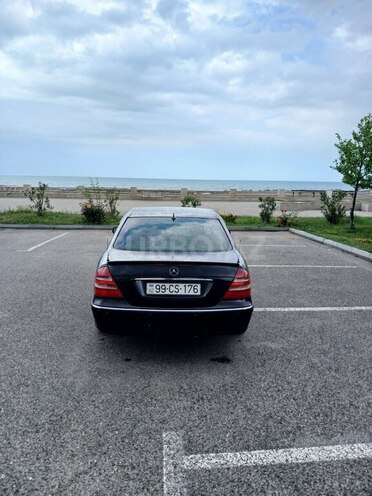 Mercedes E 240-2