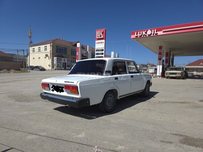 LADA (VAZ) 2107-2