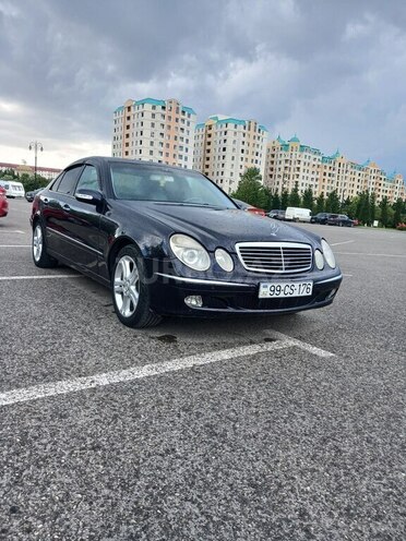 Mercedes E 240-4