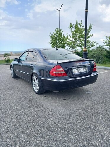 Mercedes E 240-5