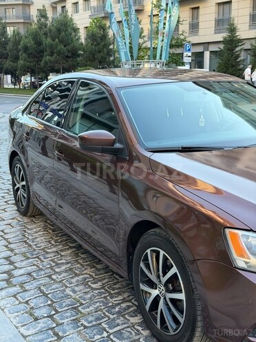 Volkswagen Jetta-5