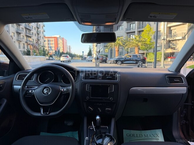 Volkswagen Jetta-8