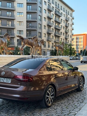 Volkswagen Jetta-4