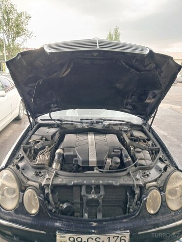 Mercedes E 240-10