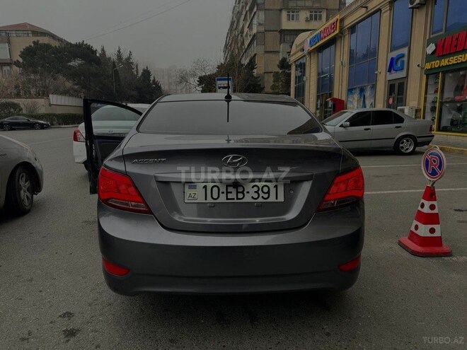 Hyundai Accent-2