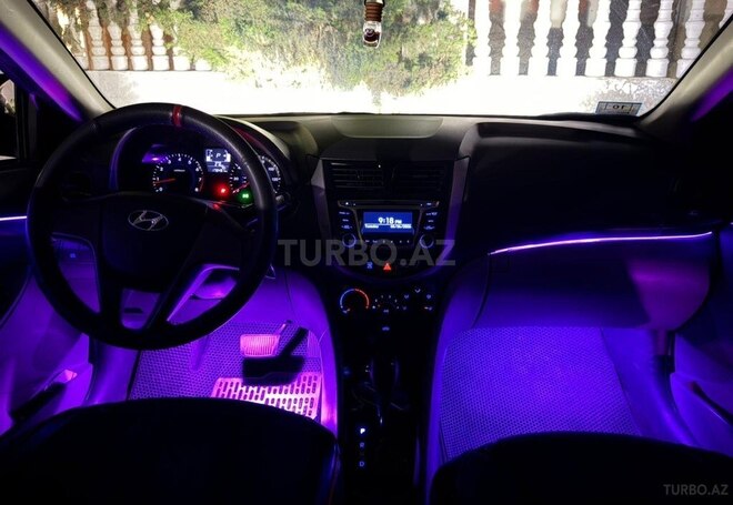 Hyundai Accent-9