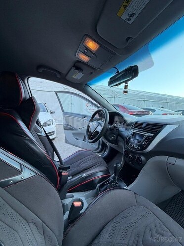 Hyundai Accent-8