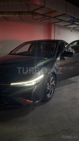 Hyundai Elantra-2