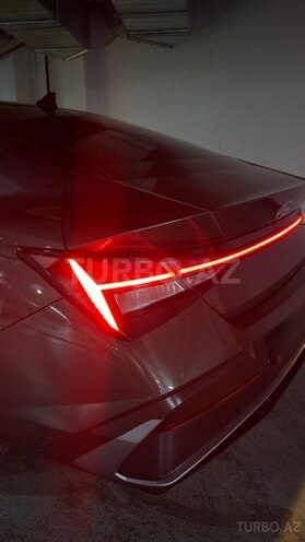 Hyundai Elantra-9