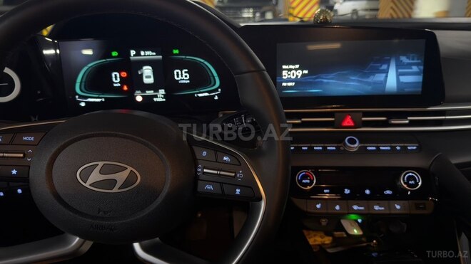 Hyundai Elantra-7