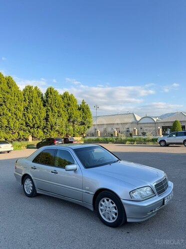 Mercedes C 200-2
