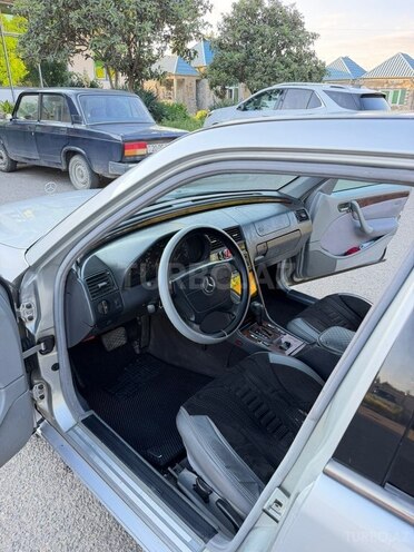 Mercedes C 200-8