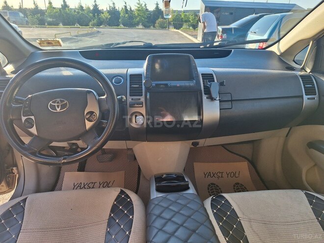 Toyota Prius-5