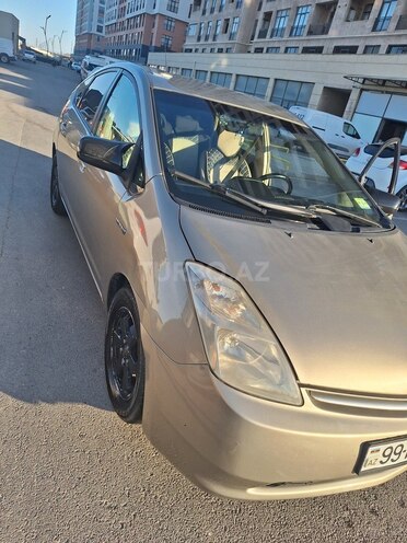 Toyota Prius-4
