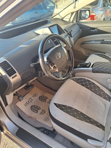 Toyota Prius-7