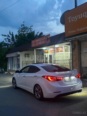 Hyundai Avante-13