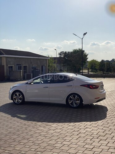 Hyundai Avante-3