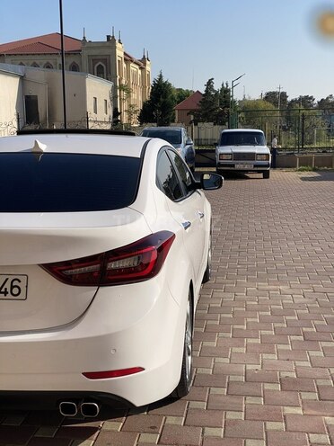Hyundai Avante-5