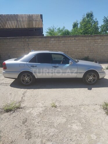 Mercedes C 220-6