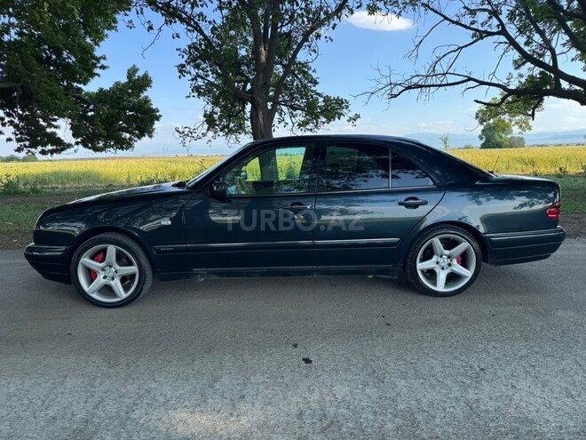Mercedes E 240-8
