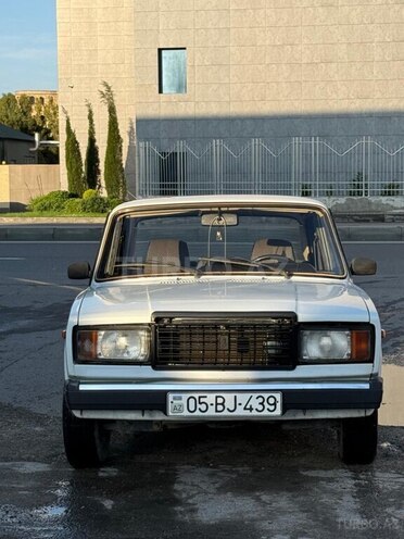 LADA (VAZ) 2107-1