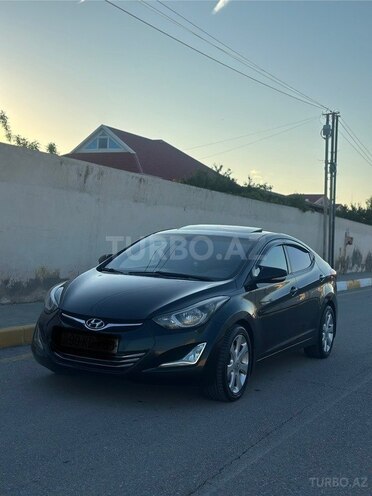 Hyundai Elantra-2