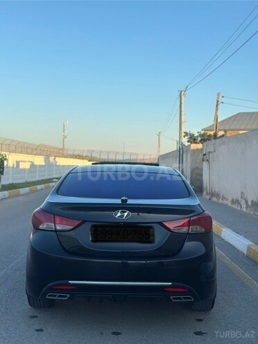 Hyundai Elantra-4