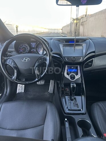 Hyundai Elantra-5
